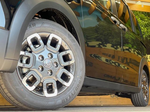 フリード クロスター　登録済未使用　レーダークルーズコントロール　両側電動スライドドア　ホンダセンシング　シートヒーター　　スマートキー　革巻きステアリング　１５インチ純正アルミ　ルーフレール　ＬＥＤヘッドライト（27枚目）