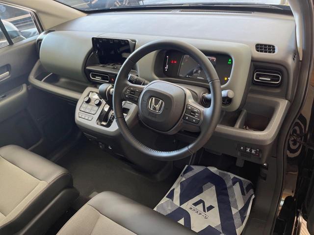 フリード クロスター　登録済未使用　レーダークルーズコントロール　両側電動スライドドア　ホンダセンシング　シートヒーター　　スマートキー　革巻きステアリング　１５インチ純正アルミ　ルーフレール　ＬＥＤヘッドライト（32枚目）