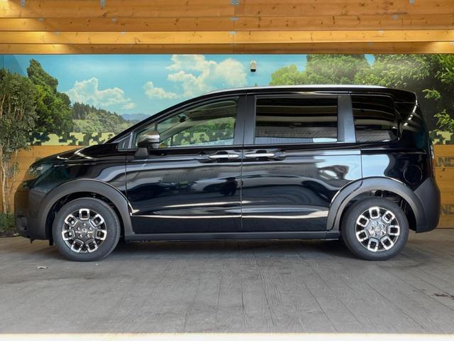 フリード クロスター　登録済未使用　レーダークルーズコントロール　両側電動スライドドア　ホンダセンシング　シートヒーター　　スマートキー　革巻きステアリング　１５インチ純正アルミ　ルーフレール　ＬＥＤヘッドライト（36枚目）