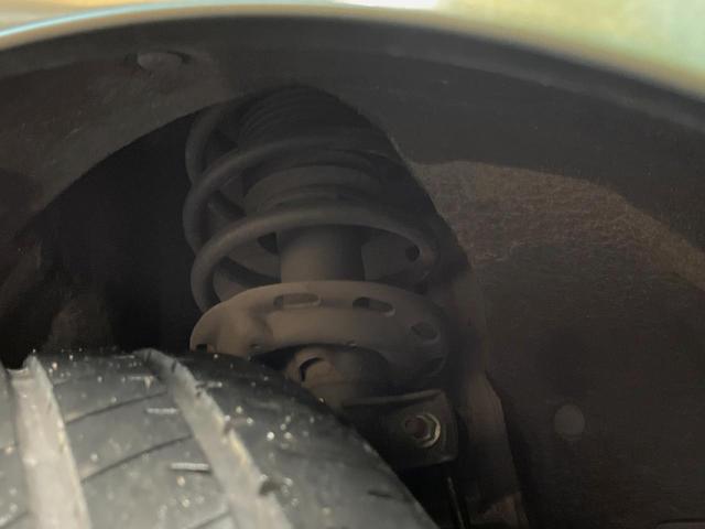 ヴェゼル ハイブリッドＺ・ホンダセンシング　禁煙車　純正ＳＤナビ　バックカメラ　ホンダセンシング　レーダークルーズコントロール　シートヒーター　ハーフレザーシート　トノボード　純正革巻きステアリング　１７インチ純正アルミ　デュアルオートエアコン（21枚目）