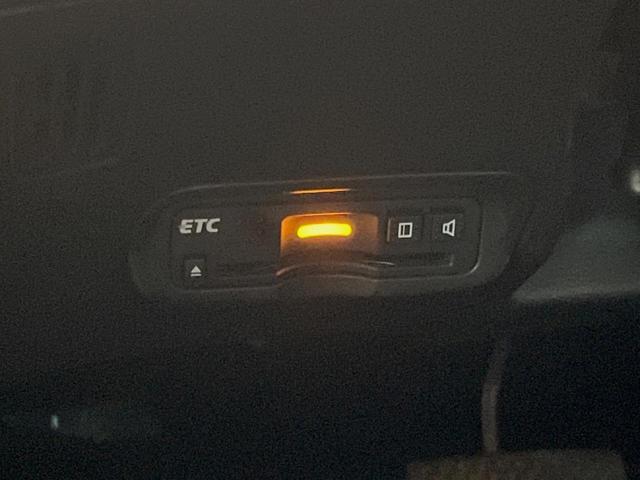 ヴェゼル ハイブリッドＺ・ホンダセンシング　禁煙車　純正ＳＤナビ　バックカメラ　ホンダセンシング　レーダークルーズコントロール　シートヒーター　ハーフレザーシート　トノボード　純正革巻きステアリング　１７インチ純正アルミ　デュアルオートエアコン（28枚目）