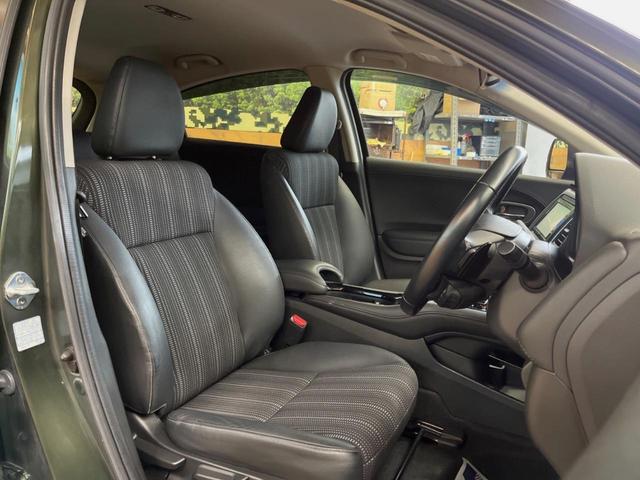 ヴェゼル ハイブリッドＺ・ホンダセンシング　禁煙車　純正ＳＤナビ　バックカメラ　ホンダセンシング　レーダークルーズコントロール　シートヒーター　ハーフレザーシート　トノボード　純正革巻きステアリング　１７インチ純正アルミ　デュアルオートエアコン（39枚目）