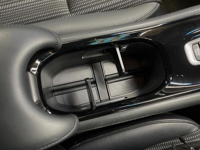 ヴェゼル ハイブリッドＺ・ホンダセンシング　禁煙車　純正ＳＤナビ　バックカメラ　ホンダセンシング　レーダークルーズコントロール　シートヒーター　ハーフレザーシート　トノボード　純正革巻きステアリング　１７インチ純正アルミ　デュアルオートエアコン（44枚目）