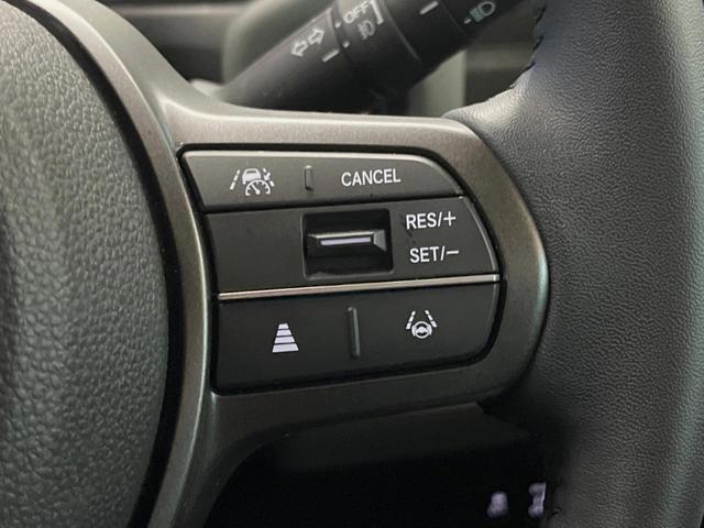 フリード e:HEVクロスター 6人乗り 禁煙車 純正11.4インチナビ バックカメラ 両側電動スライドドア シートヒーター ホンダセンシング アルミルーフレール LEDヘッドライト オートハイビーム ブラインドスポット ETC(5枚目)