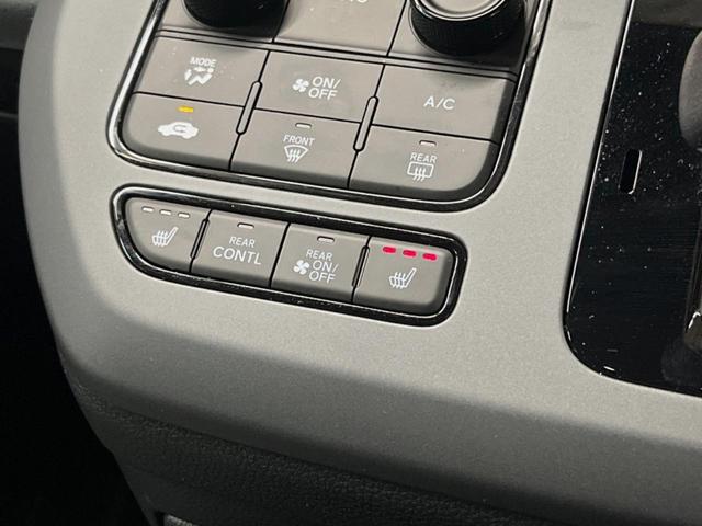 フリード e:HEVクロスター 6人乗り 禁煙車 純正11.4インチナビ バックカメラ 両側電動スライドドア シートヒーター ホンダセンシング アルミルーフレール LEDヘッドライト オートハイビーム ブラインドスポット ETC(7枚目)