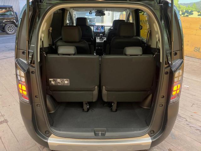 フリード e:HEVクロスター 6人乗り 禁煙車 純正11.4インチナビ バックカメラ 両側電動スライドドア シートヒーター ホンダセンシング アルミルーフレール LEDヘッドライト オートハイビーム ブラインドスポット ETC(11枚目)