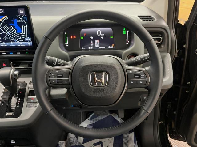 フリード e:HEVクロスター 6人乗り 禁煙車 純正11.4インチナビ バックカメラ 両側電動スライドドア シートヒーター ホンダセンシング アルミルーフレール LEDヘッドライト オートハイビーム ブラインドスポット ETC(12枚目)