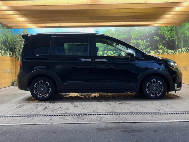 フリード e:HEVクロスター 6人乗り 禁煙車 純正11.4インチナビ バックカメラ 両側電動スライドドア シートヒーター ホンダセンシング アルミルーフレール LEDヘッドライト オートハイビーム ブラインドスポット ETC(48枚目)