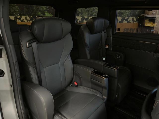 広々とした２列目シートは居住性が高く、居心地も快適！友達や家族とのお出かけにぴったりです。ベビーシートやチャイルドシート使用時も快適にお過ごしいただける十分な空間を確保しています。