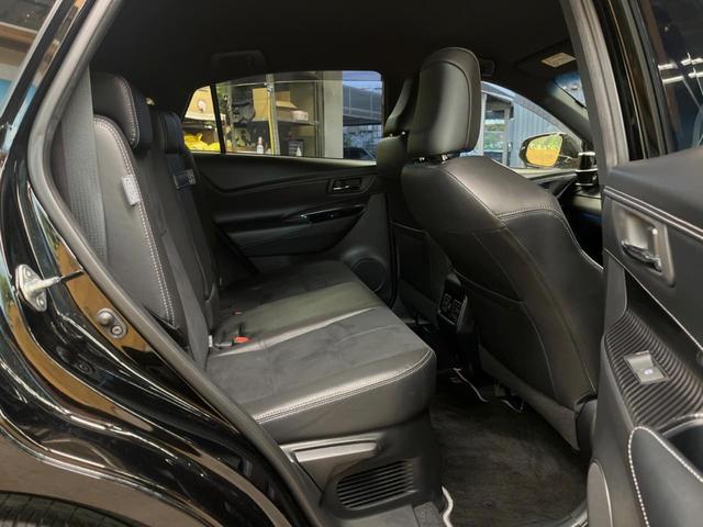 広々とした２列目シートは居住性が高く、居心地も快適！友達や家族とのお出かけにぴったりです。ベビーシートやチャイルドシート使用時も快適にお過ごしいただける十分な空間を確保しています。