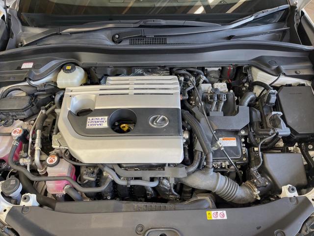 ＵＸ ＵＸ２５０ｈ　バージョンＬ　禁煙車　純正１０．３型ナビ　全周囲カメラ　セーフティシステムプラス　シートベンチレーション　ブラインドスポットモニター　メモリー機能付きパワーシート　ハンズフリーパワーバックドア　純正１８インチアルミ（19枚目）