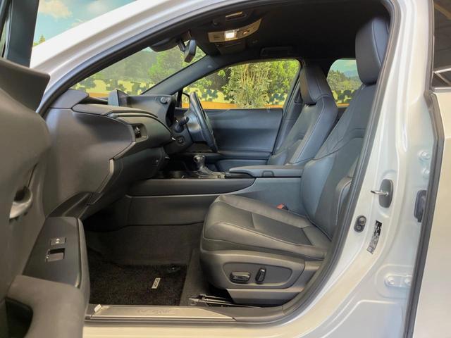 ＵＸ ＵＸ２５０ｈ　バージョンＬ　禁煙車　純正１０．３型ナビ　全周囲カメラ　セーフティシステムプラス　シートベンチレーション　ブラインドスポットモニター　メモリー機能付きパワーシート　ハンズフリーパワーバックドア　純正１８インチアルミ（25枚目）