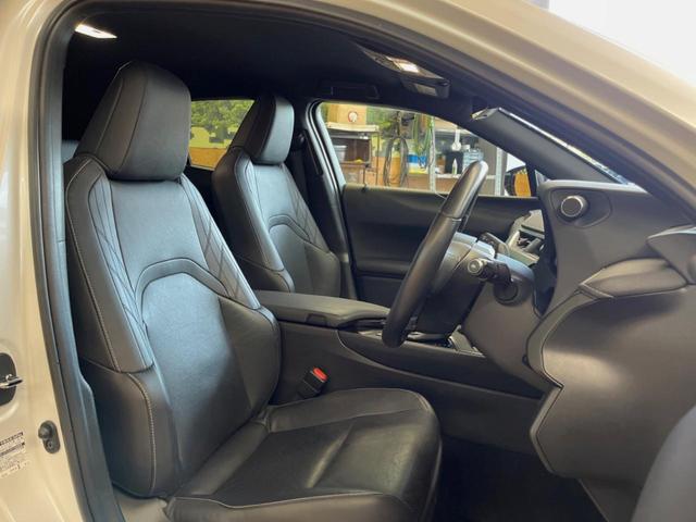 ＵＸ ＵＸ２５０ｈ　バージョンＬ　禁煙車　純正１０．３型ナビ　全周囲カメラ　セーフティシステムプラス　シートベンチレーション　ブラインドスポットモニター　メモリー機能付きパワーシート　ハンズフリーパワーバックドア　純正１８インチアルミ（41枚目）