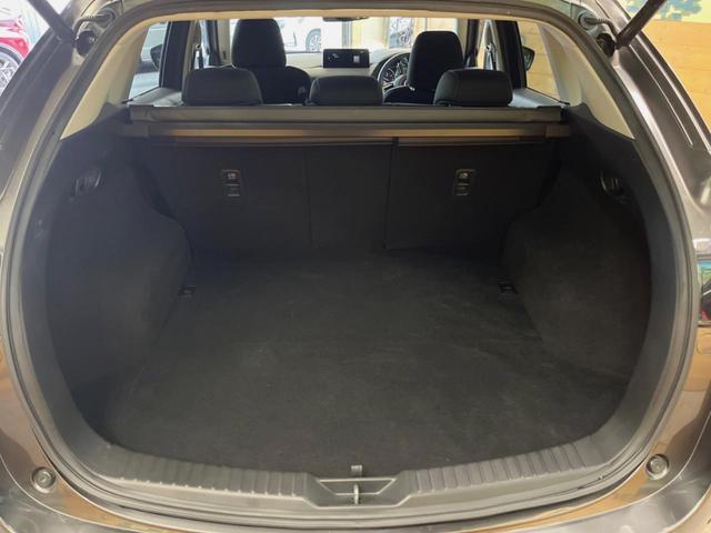 ＣＸ－５ ＸＤ　プロアクティブ　禁煙車　８．８インチマツダコネクトナビ　全周囲カメラ　レーダークルーズコントロール　ブラインドスポットモニター　メモリー機能付きパワーシート　パワーバックドア　ＬＥＤヘッドランプ　ＥＴＣ　スマートキー（11枚目）