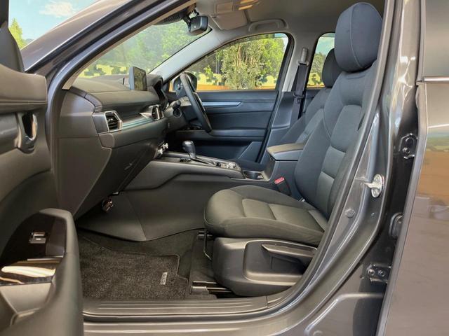ＣＸ－５ ＸＤ　プロアクティブ　禁煙車　８．８インチマツダコネクトナビ　全周囲カメラ　レーダークルーズコントロール　ブラインドスポットモニター　メモリー機能付きパワーシート　パワーバックドア　ＬＥＤヘッドランプ　ＥＴＣ　スマートキー（26枚目）