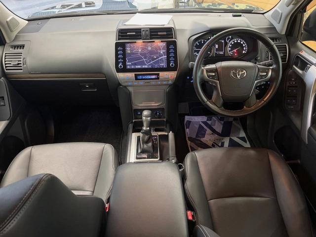 ランドクルーザープラド ＴＸ　Ｌパッケージ　マットブラックエディション　禁煙車　サンルーフ　ディーゼル　純正９型ディスプレイオーディオ　全周囲カメラ　レーダークルーズコントロール　シートベンチレーション　パワーシート　ＬＥＤヘッド　ＥＴＣ　セーフティセンス　黒革シート（2枚目）