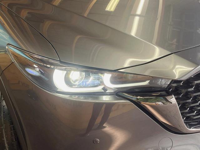 ＣＸ－５ ＸＤ　ブラックトーンエディション　１０．２５インチマツダコネクト　全周囲カメラ　衝突軽減　レーダークルーズ　ブラインドスポットモニター　パワーバックドア　ハーフレザーシート　グレード専用１９インチアルミ　ＬＥＤヘッド　スマートキー（12枚目）