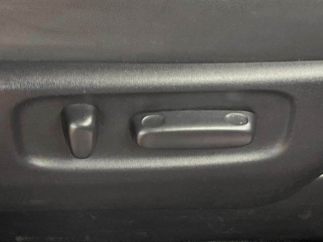 エスティマ アエラス　プレミアム　モデリスタエアロ　純正９インチナビ　バックカメラ　セーフティセンス　クルーズコントロール　フリップダウン　両側パワスラ　パワーシート　ハーフレザーシート　ＬＥＤヘッド　純正１８インチアルミ　ＥＴＣ（30枚目）