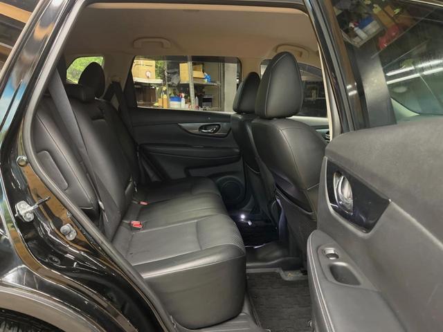 エクストレイル ２０Ｘ　エマージェンシーブレーキパッケージ　純正ナビ　全周囲カメラ　衝突被害軽減システム　禁煙車　ハンズフリーパワーバックドア　ドライブレコーダー　ＬＥＤヘッド　ビルトインＥＴＣ　純正１７インチアルミ　シートヒーター　クルーズコントロール（9枚目）