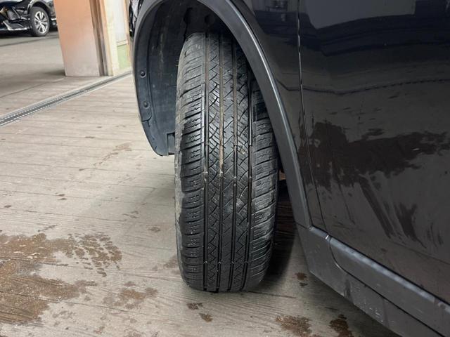 エクストレイル ２０Ｘ　エマージェンシーブレーキパッケージ　純正ナビ　全周囲カメラ　衝突被害軽減システム　禁煙車　ハンズフリーパワーバックドア　ドライブレコーダー　ＬＥＤヘッド　ビルトインＥＴＣ　純正１７インチアルミ　シートヒーター　クルーズコントロール（37枚目）