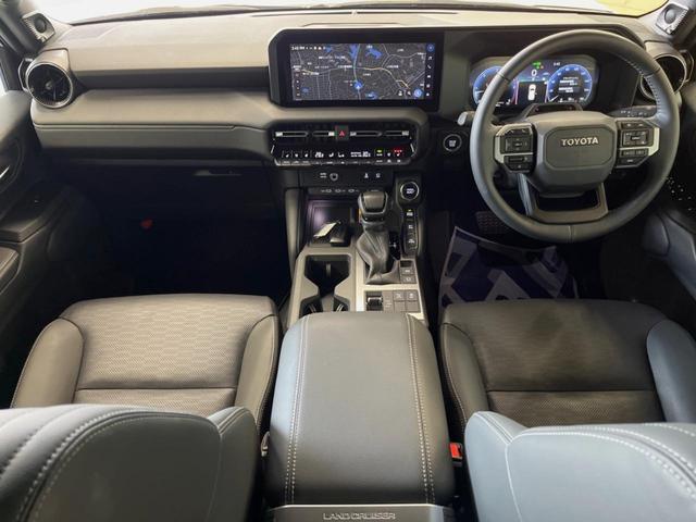 ランドクルーザー２５０ ＶＸ　ディーゼル　サンルーフ　１２．３インチディスプレイオーディオ　全周囲カメラ　セーフティセンス　レーダークルーズ　ブラインドスポットモニター　デジタルインナーミラー　ＬＥＤヘッド　純正１８インチアルミ（2枚目）