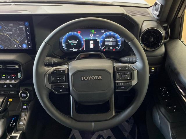 ランドクルーザー２５０ ＶＸ　ディーゼル　サンルーフ　１２．３インチディスプレイオーディオ　全周囲カメラ　セーフティセンス　レーダークルーズ　ブラインドスポットモニター　デジタルインナーミラー　ＬＥＤヘッド　純正１８インチアルミ（11枚目）