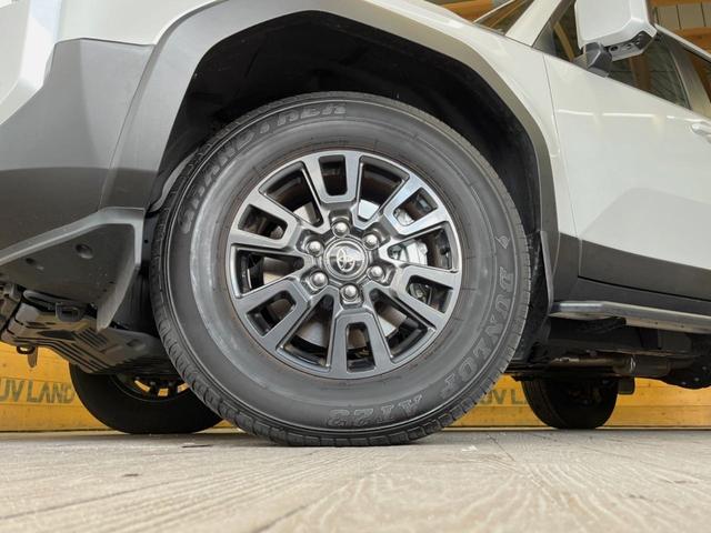 ランドクルーザー２５０ ＶＸ　ディーゼル　サンルーフ　１２．３インチディスプレイオーディオ　全周囲カメラ　セーフティセンス　レーダークルーズ　ブラインドスポットモニター　デジタルインナーミラー　ＬＥＤヘッド　純正１８インチアルミ（13枚目）