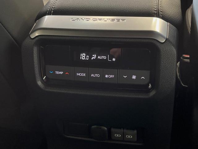 ランドクルーザー２５０ ＶＸ　ディーゼル　サンルーフ　１２．３インチディスプレイオーディオ　全周囲カメラ　セーフティセンス　レーダークルーズ　ブラインドスポットモニター　デジタルインナーミラー　ＬＥＤヘッド　純正１８インチアルミ（39枚目）