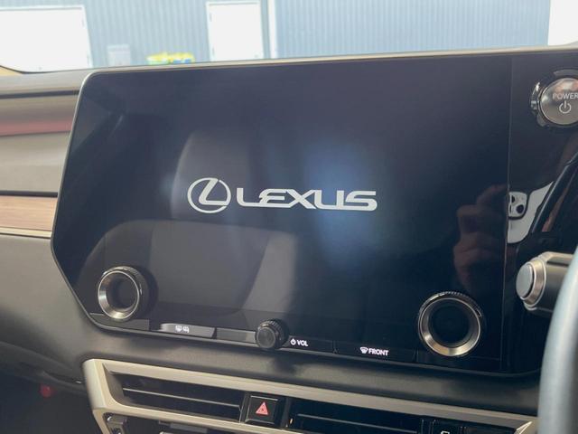 ＲＸ ＲＸ３５０ｈ　バージョンＬ　サンルーフ　１４型ディスプレイオーディオ　全周囲カメラ　レーダークルーズ　マークレビンソン　禁煙車　デジタルインナーミラー　シートベンチレーション　ブラインドスポットモニター　ＥＴＣ　三眼ＬＥＤヘッド（4枚目）