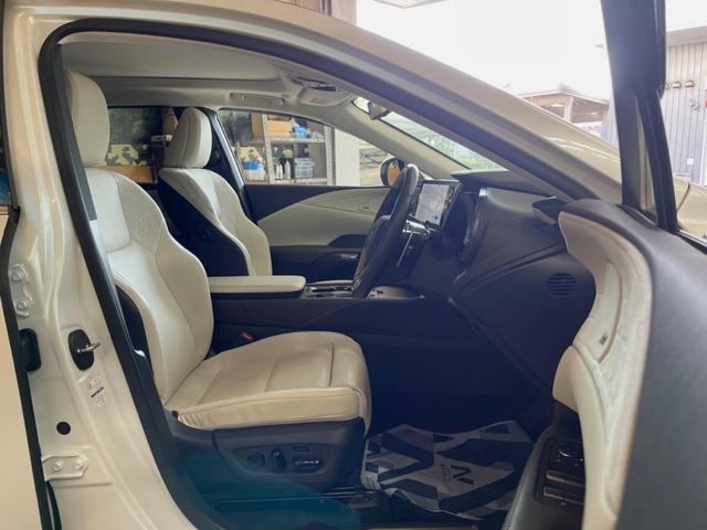 ＲＸ ＲＸ３５０ｈ　バージョンＬ　サンルーフ　１４型ディスプレイオーディオ　全周囲カメラ　レーダークルーズ　マークレビンソン　禁煙車　デジタルインナーミラー　シートベンチレーション　ブラインドスポットモニター　ＥＴＣ　三眼ＬＥＤヘッド（9枚目）