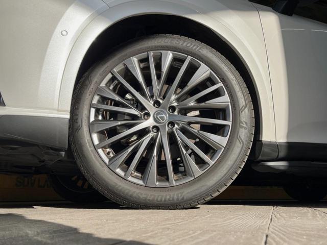 ＲＸ ＲＸ３５０ｈ　バージョンＬ　サンルーフ　１４型ディスプレイオーディオ　全周囲カメラ　レーダークルーズ　マークレビンソン　禁煙車　デジタルインナーミラー　シートベンチレーション　ブラインドスポットモニター　ＥＴＣ　三眼ＬＥＤヘッド（22枚目）