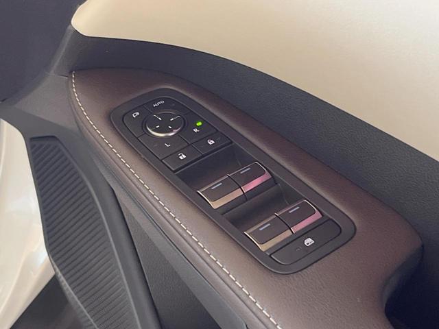 ＲＸ ＲＸ３５０ｈ　バージョンＬ　サンルーフ　１４型ディスプレイオーディオ　全周囲カメラ　レーダークルーズ　マークレビンソン　禁煙車　デジタルインナーミラー　シートベンチレーション　ブラインドスポットモニター　ＥＴＣ　三眼ＬＥＤヘッド（34枚目）