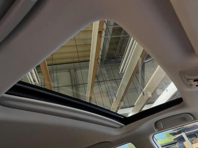 ランドクルーザープラド TX Lパッケージ・ブラックエディション ディーゼル 禁煙車 ムーンルーフ 9インチナビ バックカメラ セーフティーセンス デジタルインナーミラー パワーシート ブラック革シート 18インチ純正ブラック塗装アルミ シートベンチレーション(3枚目)