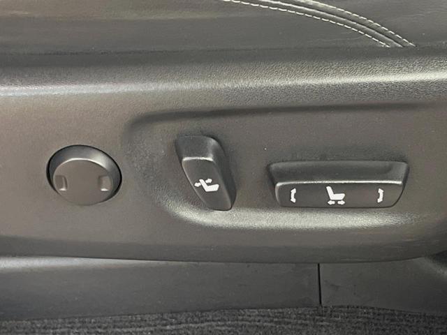 ランドクルーザープラド TX Lパッケージ・ブラックエディション ディーゼル 禁煙車 ムーンルーフ 9インチナビ バックカメラ セーフティーセンス デジタルインナーミラー パワーシート ブラック革シート 18インチ純正ブラック塗装アルミ シートベンチレーション(8枚目)