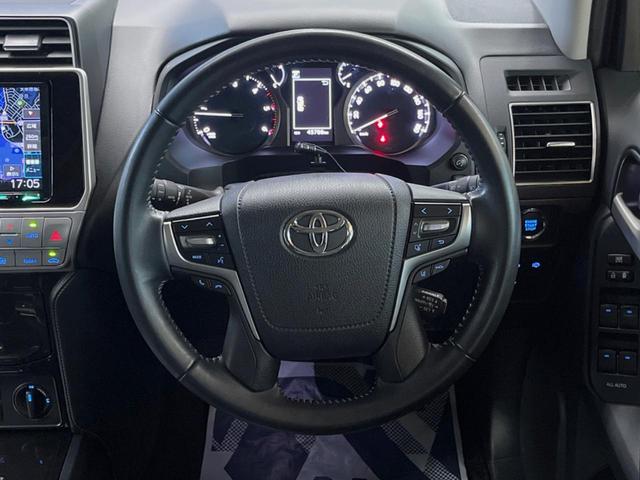 ランドクルーザープラド TX Lパッケージ・ブラックエディション ディーゼル 禁煙車 ムーンルーフ 9インチナビ バックカメラ セーフティーセンス デジタルインナーミラー パワーシート ブラック革シート 18インチ純正ブラック塗装アルミ シートベンチレーション(12枚目)