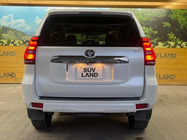 ランドクルーザープラド TX Lパッケージ・ブラックエディション ディーゼル 禁煙車 ムーンルーフ 9インチナビ バックカメラ セーフティーセンス デジタルインナーミラー パワーシート ブラック革シート 18インチ純正ブラック塗装アルミ シートベンチレーション(16枚目)