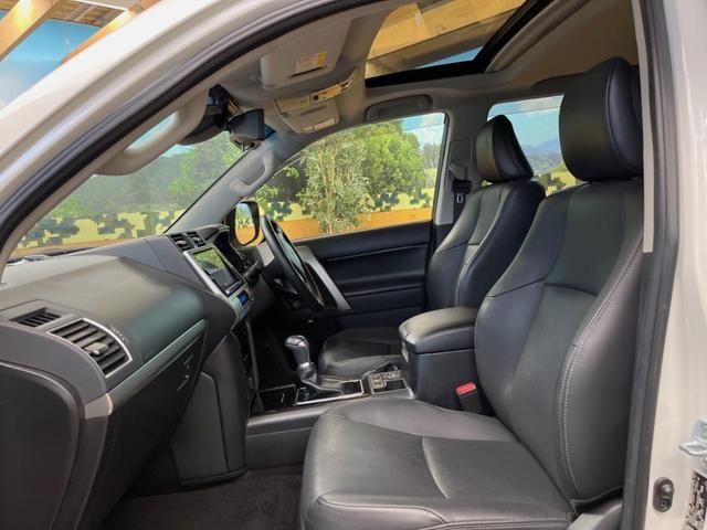 ランドクルーザープラド TX Lパッケージ・ブラックエディション ディーゼル 禁煙車 ムーンルーフ 9インチナビ バックカメラ セーフティーセンス デジタルインナーミラー パワーシート ブラック革シート 18インチ純正ブラック塗装アルミ シートベンチレーション(22枚目)