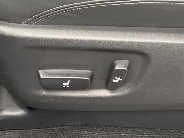 ランドクルーザープラド TX Lパッケージ・ブラックエディション ディーゼル 禁煙車 ムーンルーフ 9インチナビ バックカメラ セーフティーセンス デジタルインナーミラー パワーシート ブラック革シート 18インチ純正ブラック塗装アルミ シートベンチレーション(23枚目)