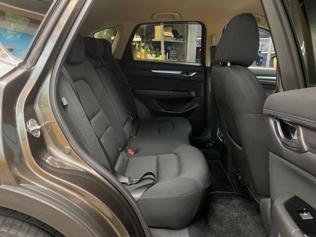 ＣＸ－５ ＸＤ　プロアクティブ　８インチマツダコネクトナビ　サイド・バックカメラ　レーダークルーズ　禁煙車　パワーバックドア　シートヒーター　パワーシート　ディーゼル　ＥＴＣ　ＬＥＤヘッド　クリアランスソナー　衝突軽減（10枚目）