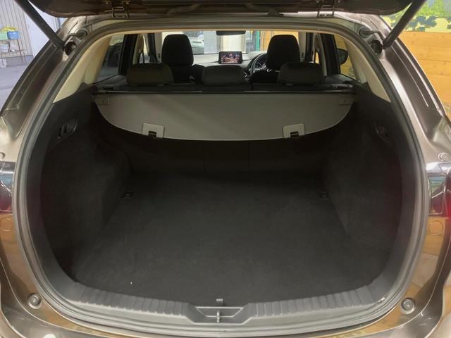 ＣＸ－５ ＸＤ　プロアクティブ　８インチマツダコネクトナビ　サイド・バックカメラ　レーダークルーズ　禁煙車　パワーバックドア　シートヒーター　パワーシート　ディーゼル　ＥＴＣ　ＬＥＤヘッド　クリアランスソナー　衝突軽減（11枚目）