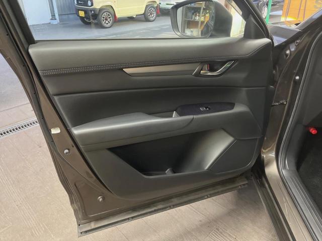 ＣＸ－５ ＸＤ　プロアクティブ　８インチマツダコネクトナビ　サイド・バックカメラ　レーダークルーズ　禁煙車　パワーバックドア　シートヒーター　パワーシート　ディーゼル　ＥＴＣ　ＬＥＤヘッド　クリアランスソナー　衝突軽減（24枚目）
