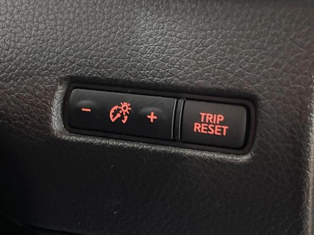 エクストレイル ２０Ｘ　エマージェンシーブレーキパッケージ　禁煙車　メーカーナビ　全周囲カメラ　シートヒーター　エマージェンシ－ブレーキ　１７インチアルミ　革巻きステアリング　デュアルオートエアコン　クルーズコントロール　スマートキー　ＬＥＤライト　ＥＴＣ（36枚目）