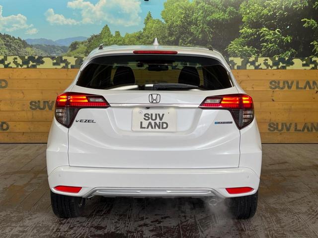 ヴェゼル ハイブリッドＺ・ホンダセンシング　禁煙車　純正ＳＤナビ　バックカメラ　レーダークルーズコントロール　ホンダセンシング　シートヒーター　ＥＴＣ　１７インチ純正アルミ　左右独立オートエアコン　ブラウン革ファブリックコンビシート　トノカバー（16枚目）