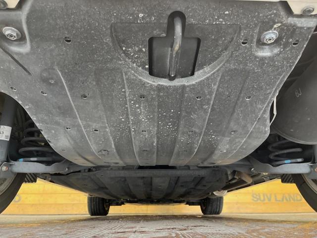 ヴェゼル ハイブリッドＺ・ホンダセンシング　禁煙車　純正ＳＤナビ　バックカメラ　レーダークルーズコントロール　ホンダセンシング　シートヒーター　ＥＴＣ　１７インチ純正アルミ　左右独立オートエアコン　ブラウン革ファブリックコンビシート　トノカバー（20枚目）