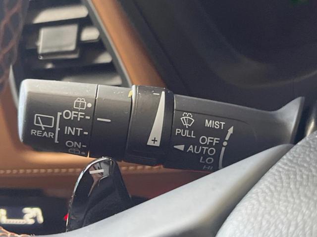 ヴェゼル ハイブリッドＺ・ホンダセンシング　禁煙車　純正ＳＤナビ　バックカメラ　レーダークルーズコントロール　ホンダセンシング　シートヒーター　ＥＴＣ　１７インチ純正アルミ　左右独立オートエアコン　ブラウン革ファブリックコンビシート　トノカバー（25枚目）