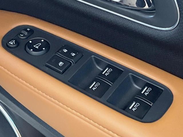 ヴェゼル ハイブリッドＺ・ホンダセンシング　禁煙車　純正ＳＤナビ　バックカメラ　レーダークルーズコントロール　ホンダセンシング　シートヒーター　ＥＴＣ　１７インチ純正アルミ　左右独立オートエアコン　ブラウン革ファブリックコンビシート　トノカバー（37枚目）