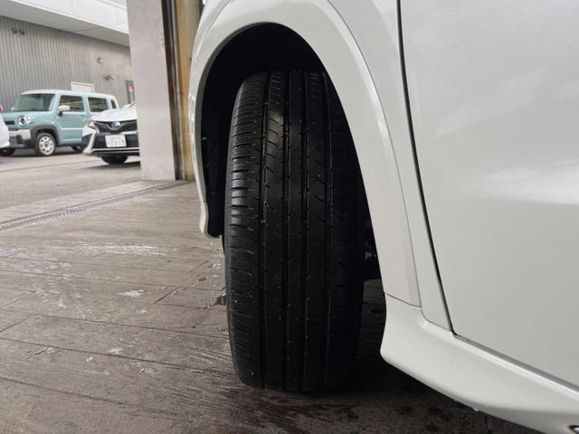 ヴェゼル ハイブリッドＺ・ホンダセンシング　禁煙車　純正ＳＤナビ　バックカメラ　レーダークルーズコントロール　ホンダセンシング　シートヒーター　ＥＴＣ　１７インチ純正アルミ　左右独立オートエアコン　ブラウン革ファブリックコンビシート　トノカバー（46枚目）