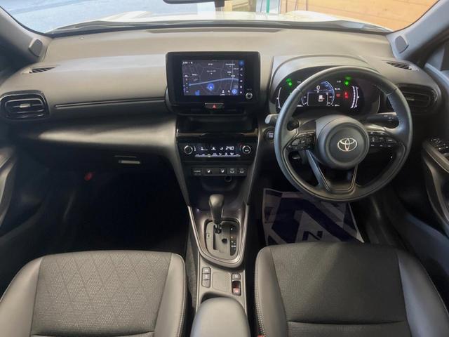 ヤリスクロス Ｚ　８型ディスプレイオーディオ　バックカメラ　セーフティセンス　レーダークルーズ　ブラインドスポットモニター　パワーシート　シートヒーター　１８インチ純正アルミ　ＬＥＤヘッド　ハーフレザーシート　ＥＴＣ（2枚目）