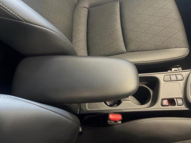 ヤリスクロス Ｚ　８型ディスプレイオーディオ　バックカメラ　セーフティセンス　レーダークルーズ　ブラインドスポットモニター　パワーシート　シートヒーター　１８インチ純正アルミ　ＬＥＤヘッド　ハーフレザーシート　ＥＴＣ（47枚目）