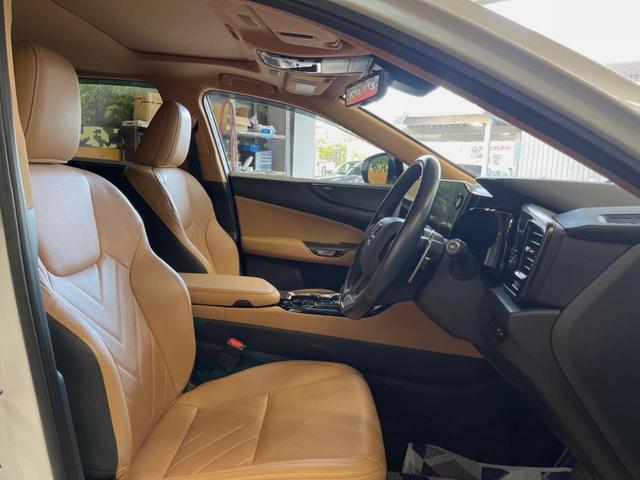 ＮＸ ＮＸ２５０　バージョンＬ　サンルーフ　１４型ディスプレイオーディオ　全周囲カメラ　レーダークルーズ　禁煙車　デジタルインナーミラー　ブラインドスポットモニター　ＥＴＣ　三眼ＬＥＤヘッド　シートベンチレーション　パワーバックドア（9枚目）